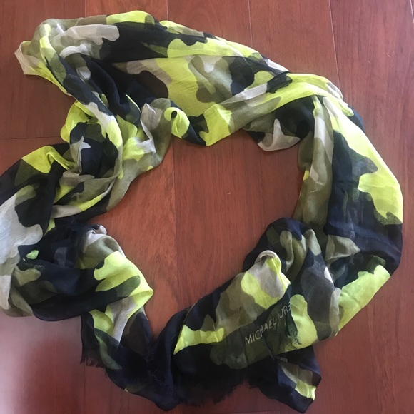 michael kors camo scarf